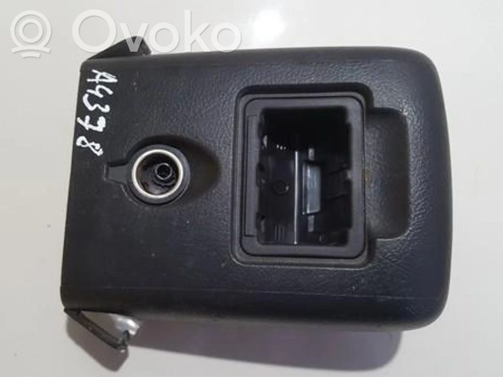 Toyota Avensis T250 Altra parte interiore