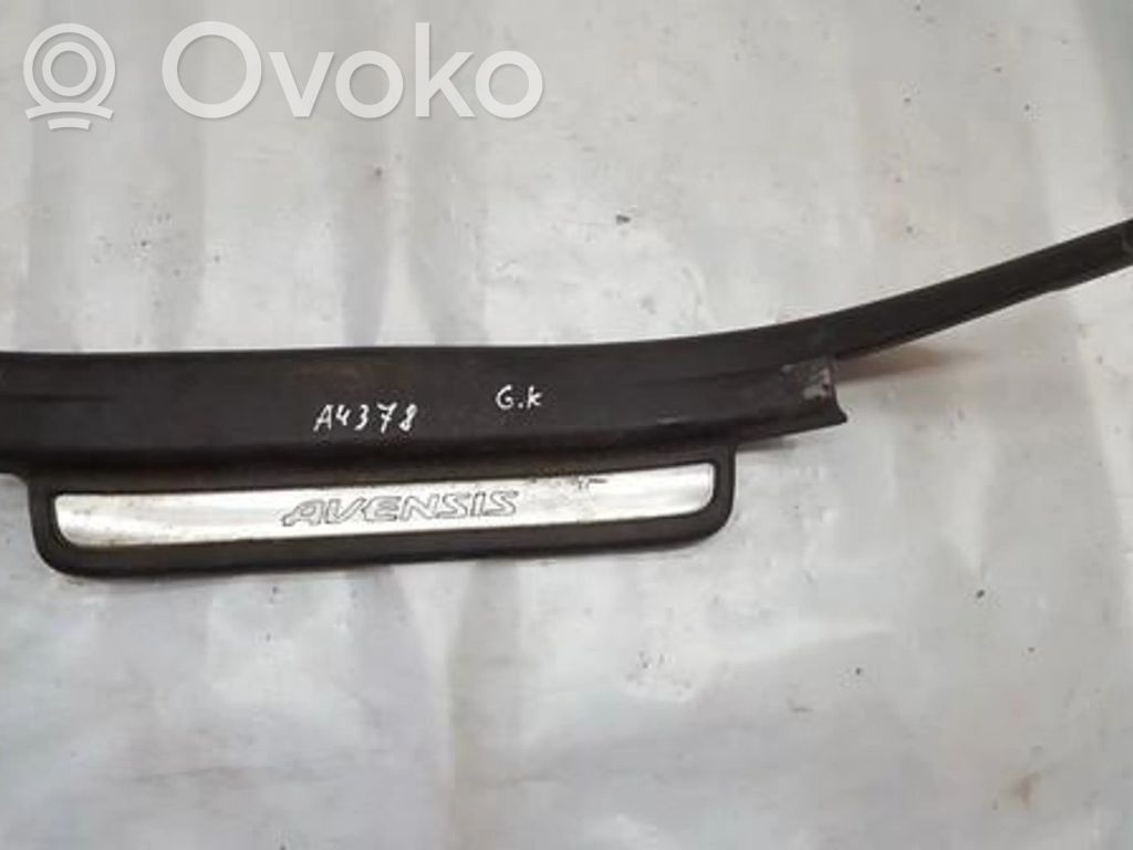 Toyota Avensis T250 Capac prag spate 