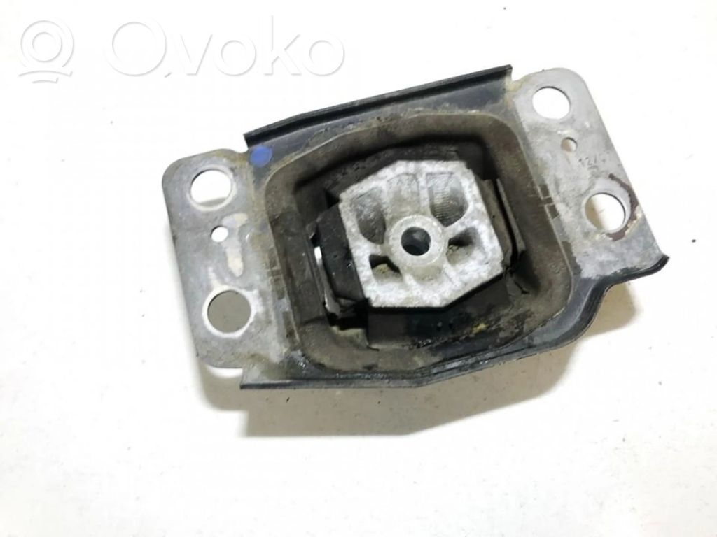Ford Galaxy Engine mount bracket 