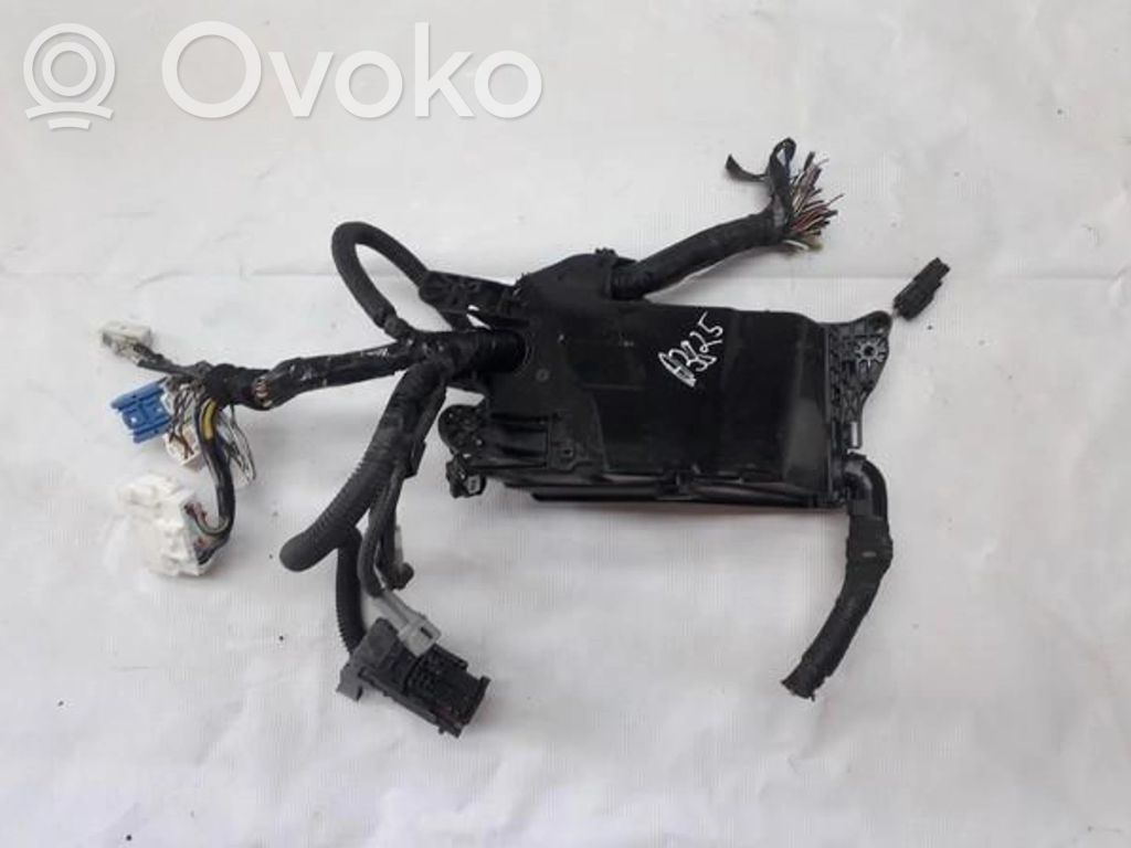 Lexus IS 220D-250-350 Set scatola dei fusibili 