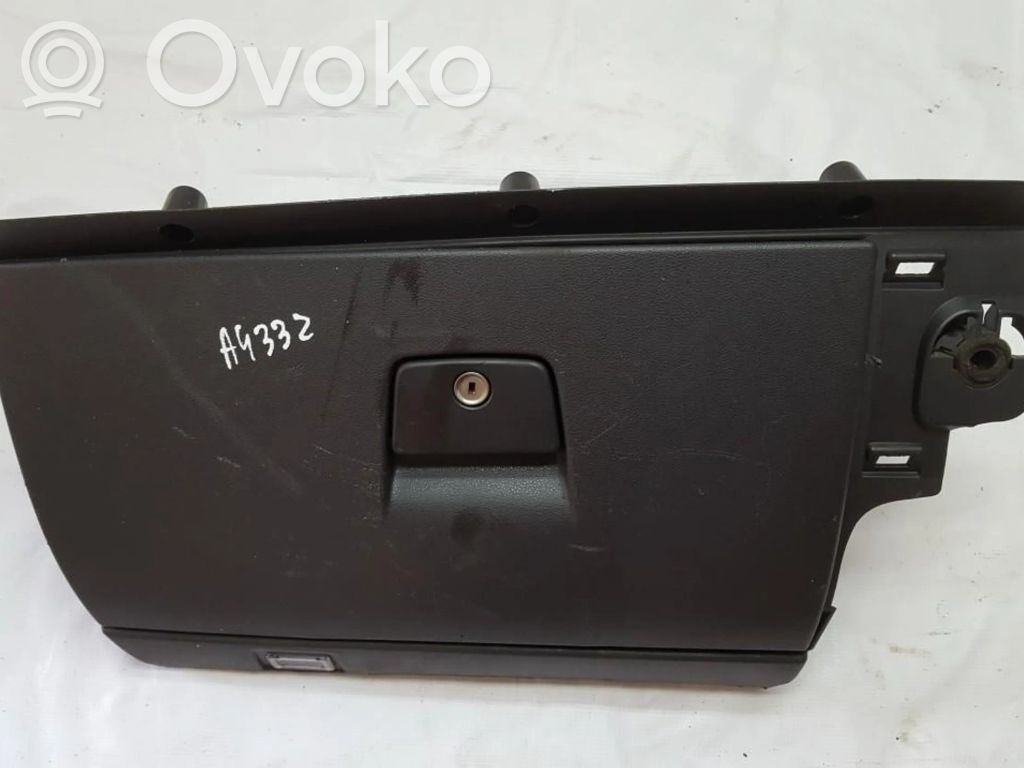 Volvo V50 Daiktadėžė 