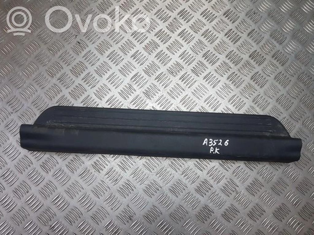 KIA Ceed Capac prag față 