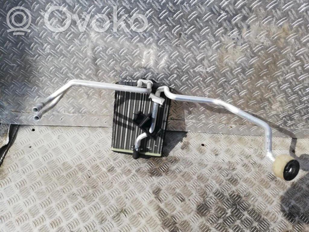 Radiator aerotermă