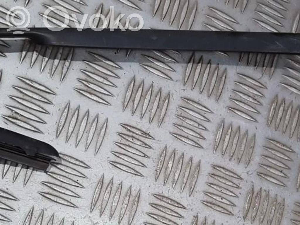 Toyota RAV 4 (XA30) Braccio della spazzola tergicristallo anteriore 