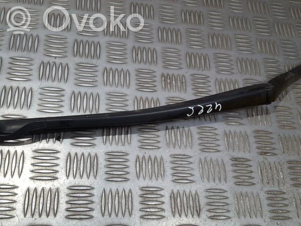 Toyota RAV 4 (XA30) Front wiper blade arm 