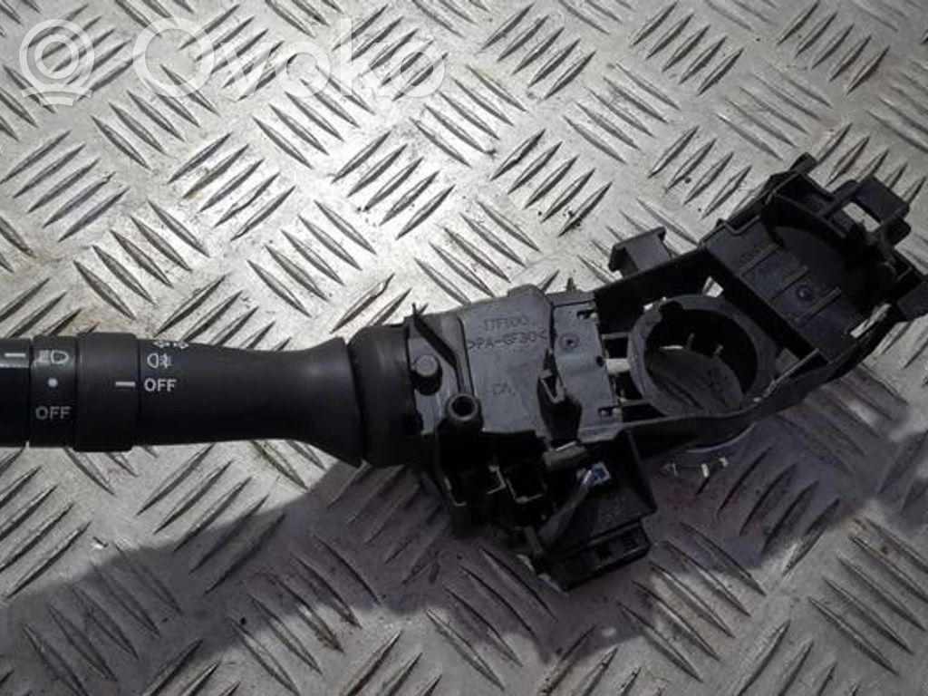 Suuntavilkun vipu   17F100,17F100