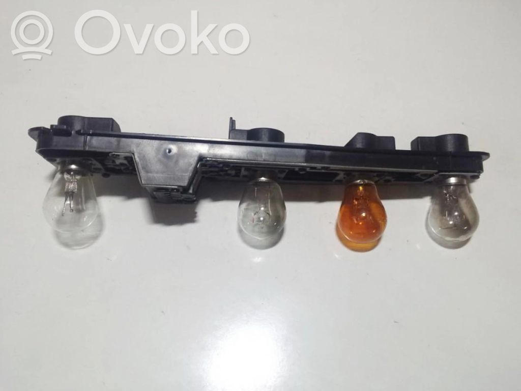 Opel Vectra B Porte ampoule de feu arrière 