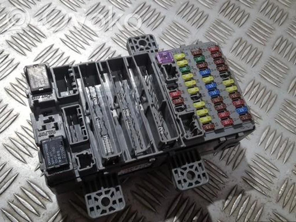 Sulakerasiasarja   2RNH7X0A,0609143784,060914,2RNH7X0A,3784