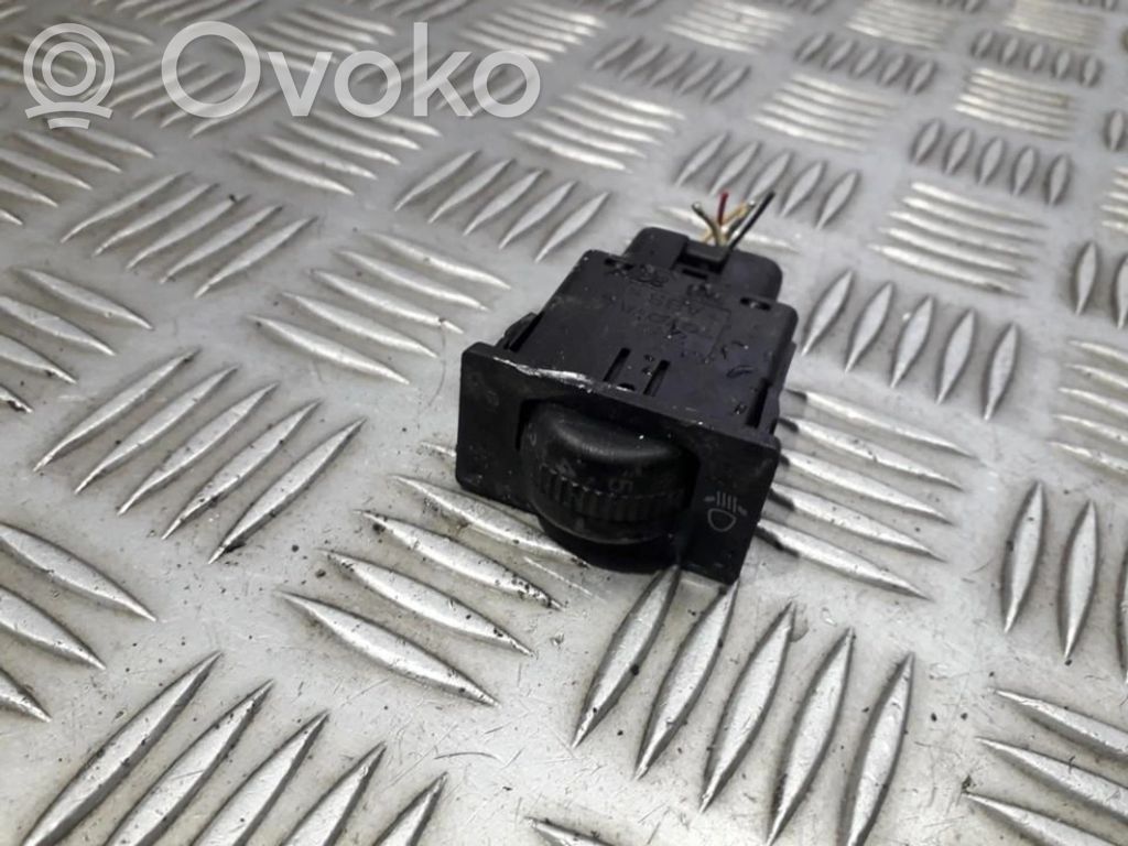Toyota Corolla Verso AR10 Interruttore di regolazione livello altezza dei fari