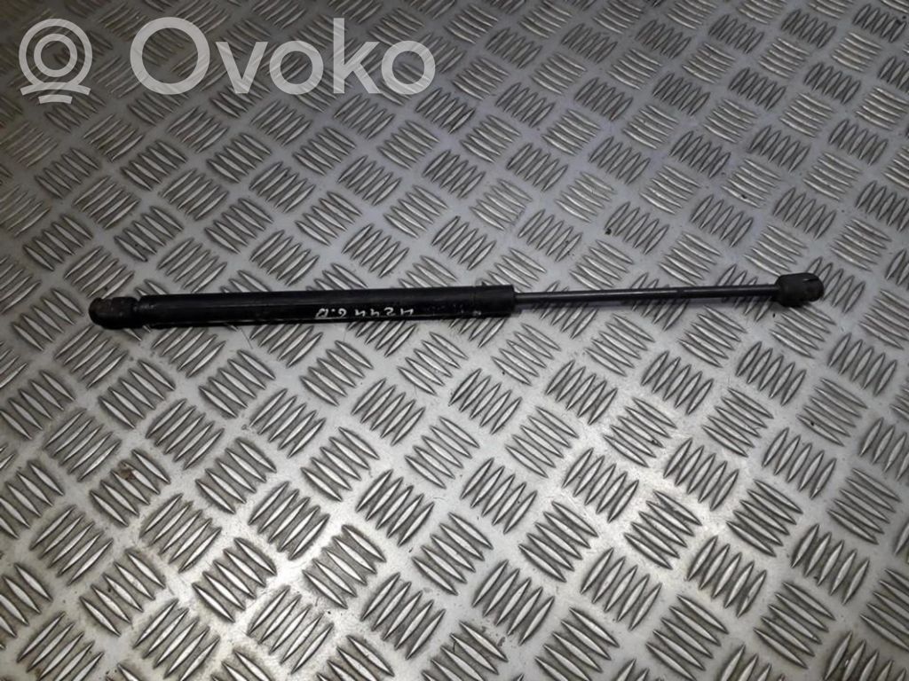 Ford Focus Takaluukun tuen kaasujousi