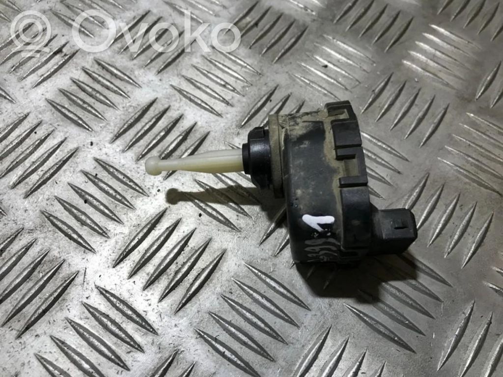 Audi A4 S4 B5 8D Motorino di regolazione assetto fari 