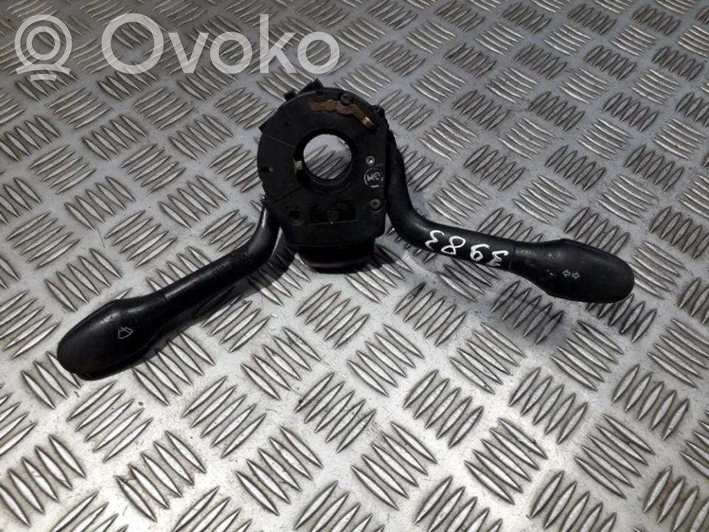 Volkswagen Golf III Leva/interruttore dell’indicatore di direzione e tergicristallo 