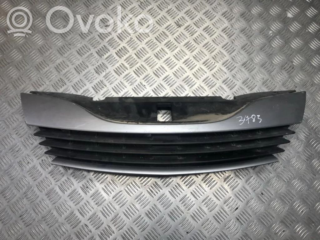 Rejilla delantera   8200012581,8200012581