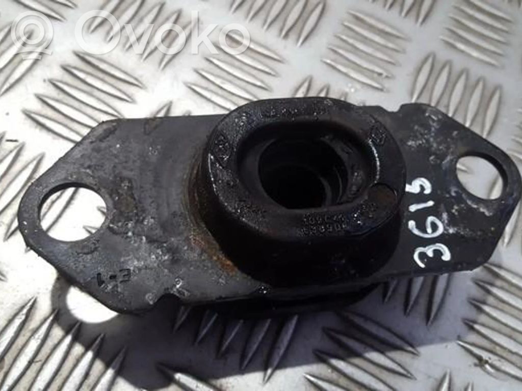 Engine mount bracket   8200352861,309C49,309C49,538906,8200352861