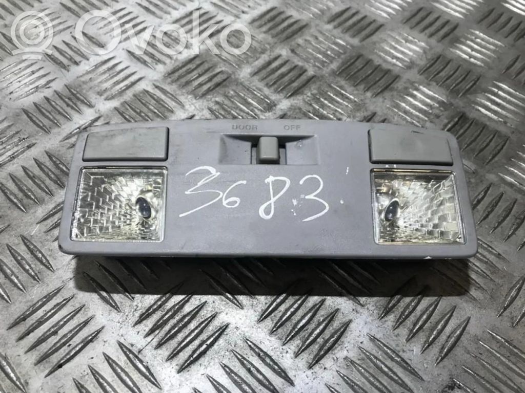 Éclairage lumière plafonnier avant