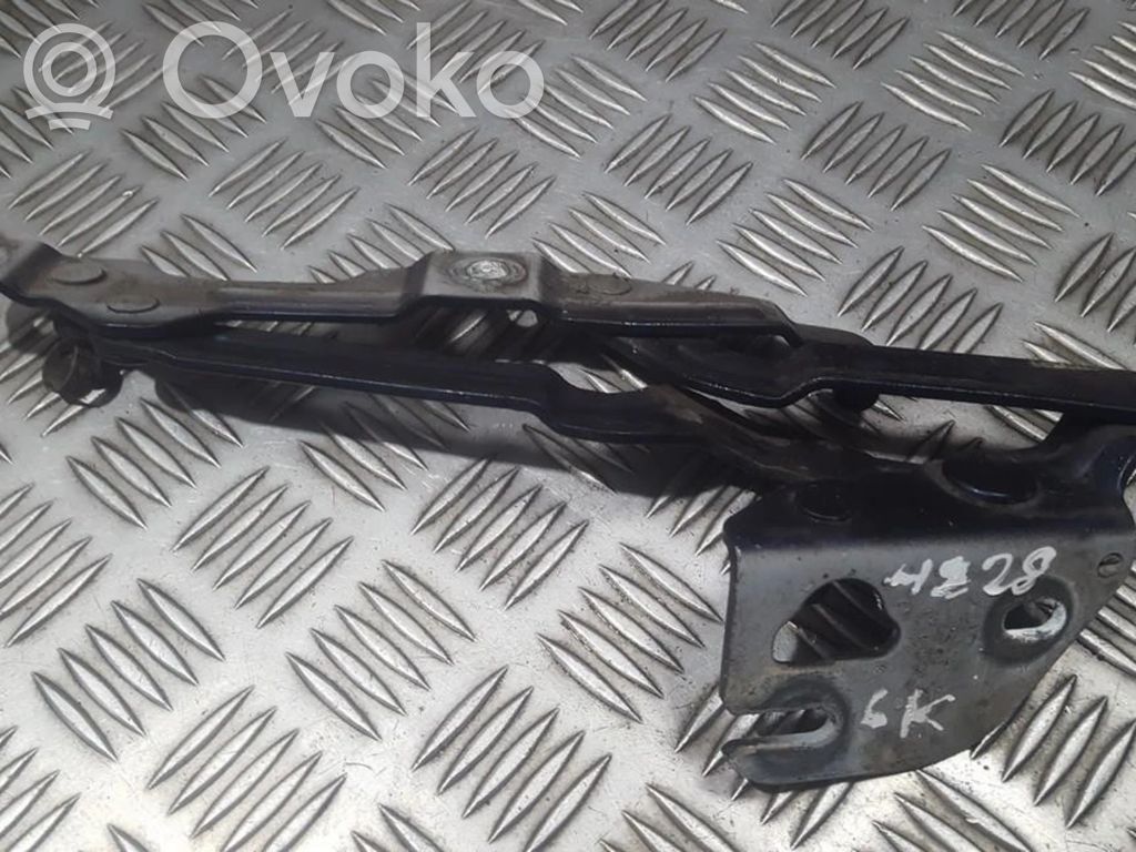 Audi A4 S4 B5 8D Tailgate/trunk/boot hinge 