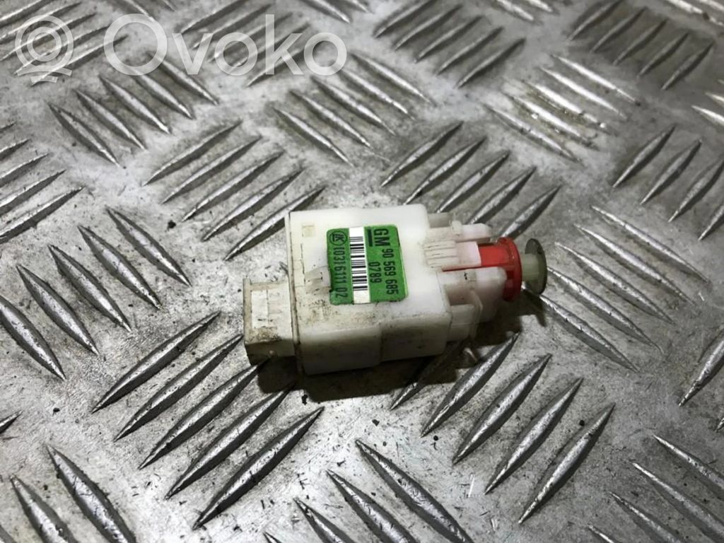 Opel Vectra B Czujnik pedału hamulca / stopu 