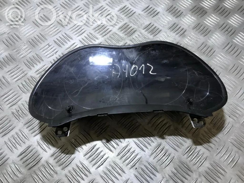 Toyota Avensis T250 Compteur de vitesse tableau de bord