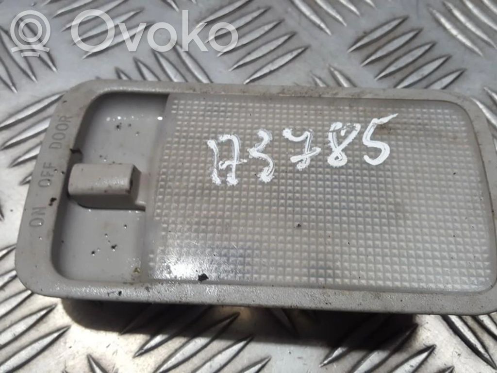 Toyota Corolla E120 E130 Takaistuimen valo 