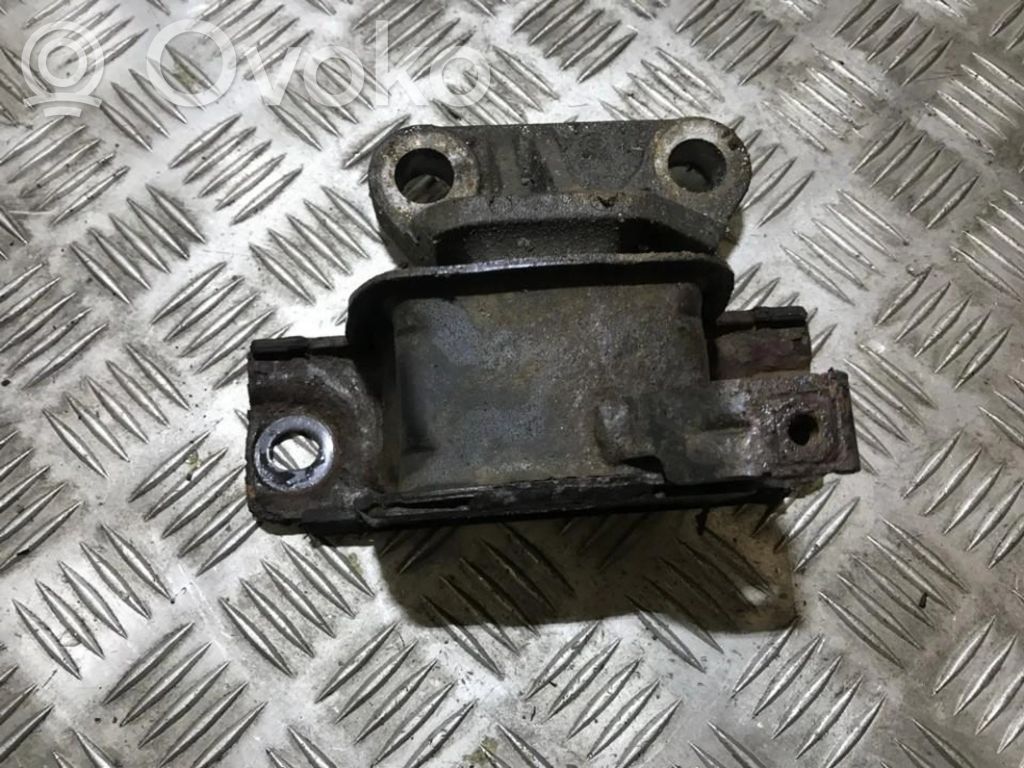 Opel Corsa D Supporto di montaggio del motore