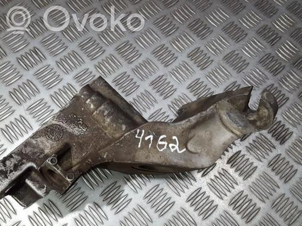 Saab 9-5 Engine mounting bracket 
