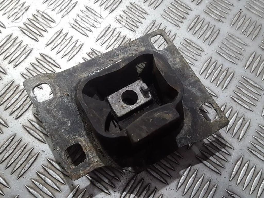 Ford Focus Engine mount bracket 