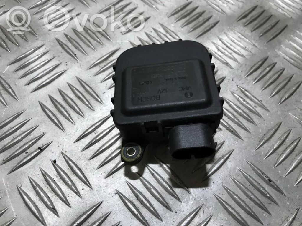 Volkswagen Golf IV Motor/actuator clapetă aer 
