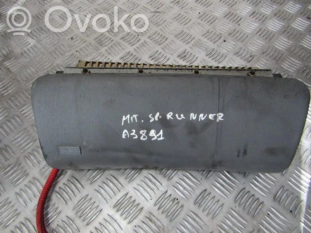 Mitsubishi Space Runner Airbag pasager 