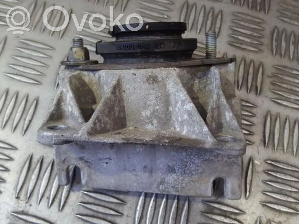 Moottorin kiinnikekorvake   8200089697,8200089697