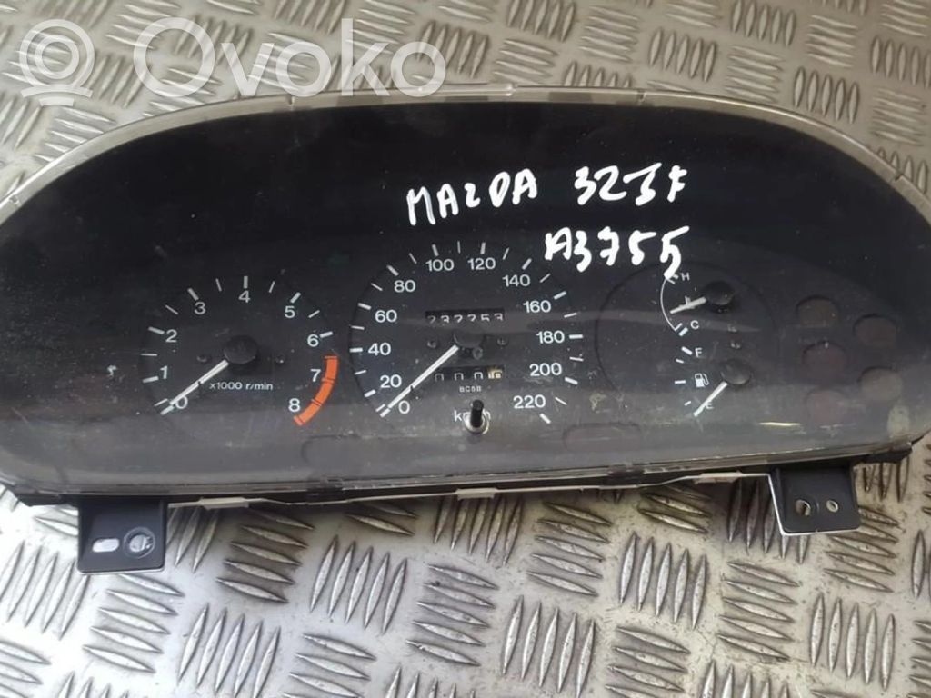Mazda 323 F Speedometer (instrument cluster) 