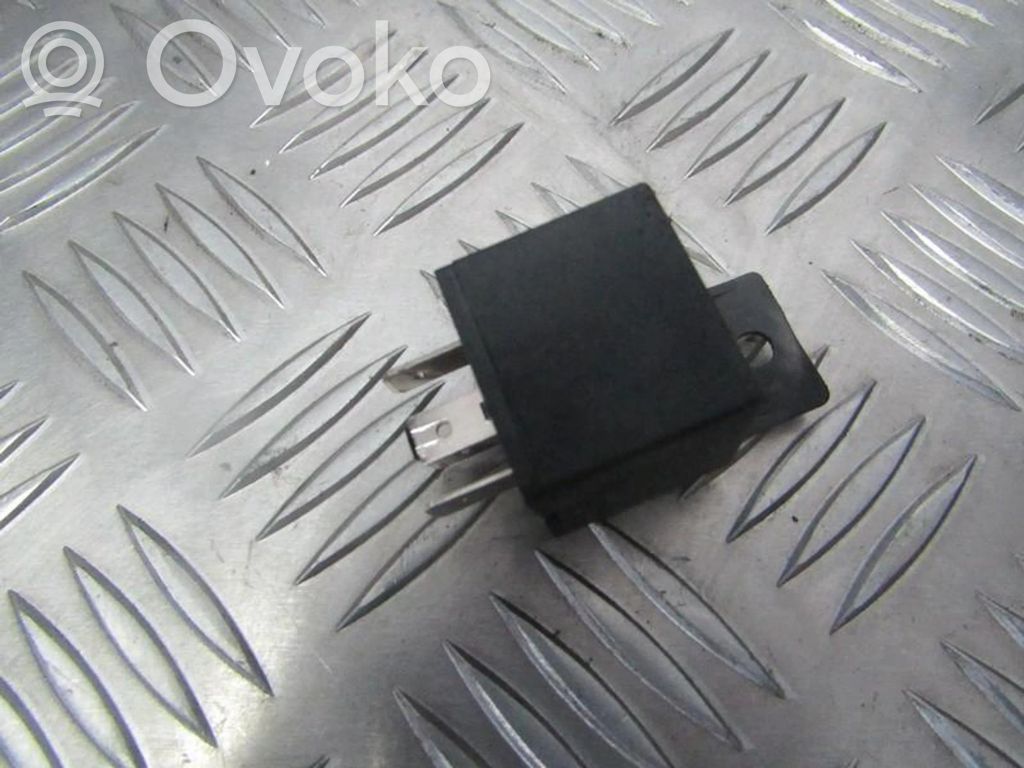 Opel Vectra B Inne przekaźniki 