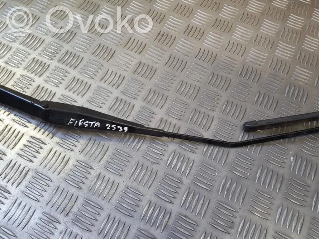 Ford Fiesta Ramię wycieraczki szyby przedniej / czołowej 