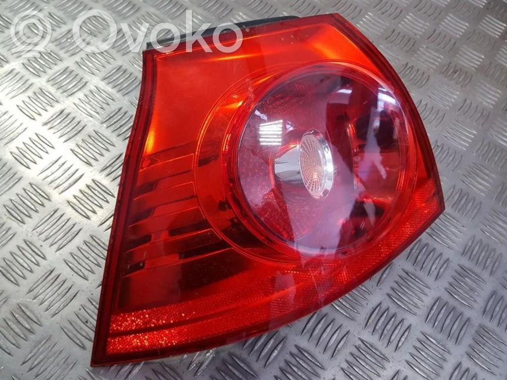 Volkswagen Golf V Luci posteriori