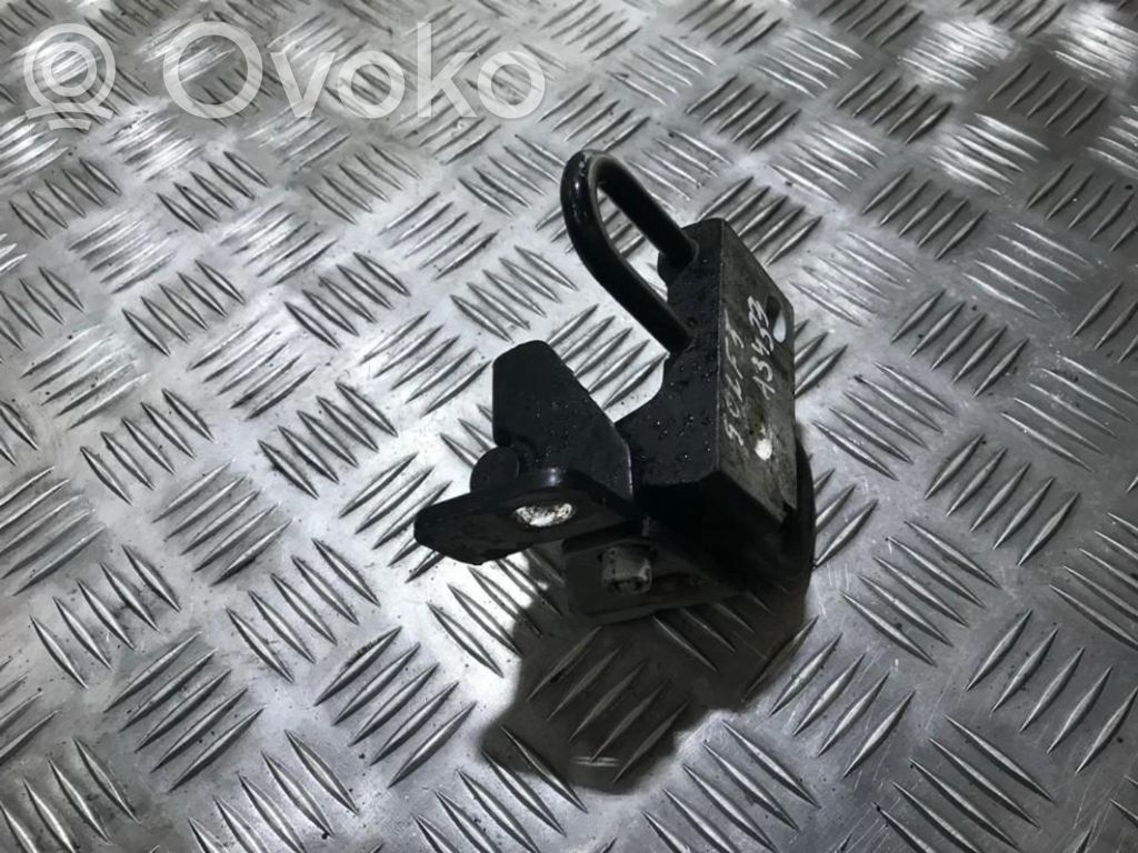 Volkswagen Golf V Takaoven alasarana