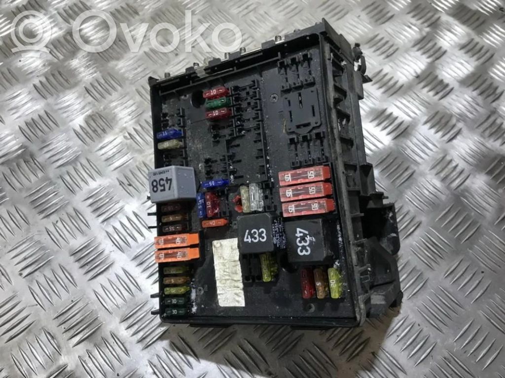 Volkswagen Golf V Set scatola dei fusibili 