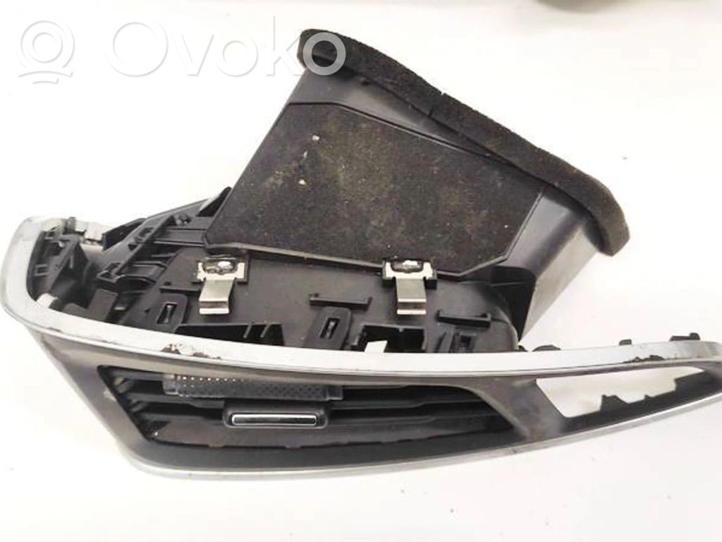 Ford Focus Rejilla de ventilación central del panel 