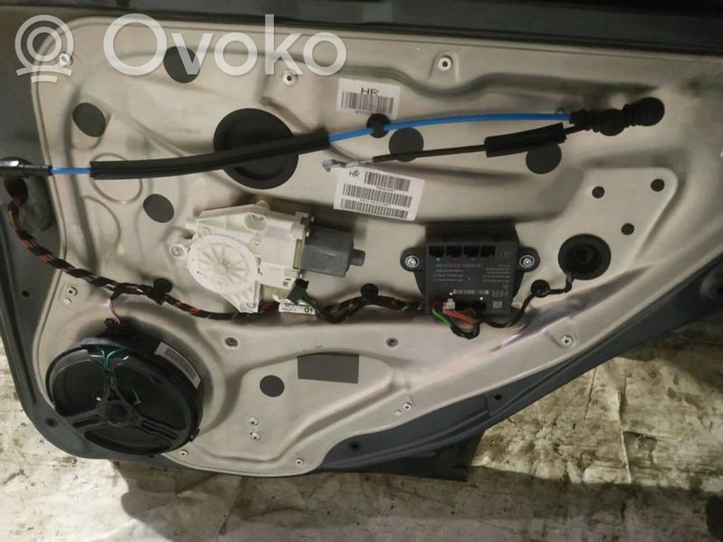Mercedes-Benz C AMG W204 Alzacristalli del portellone scorrevole con motorino 