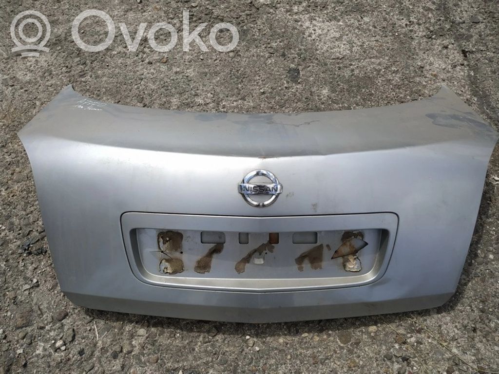 Nissan Primera Couvercle de coffre 