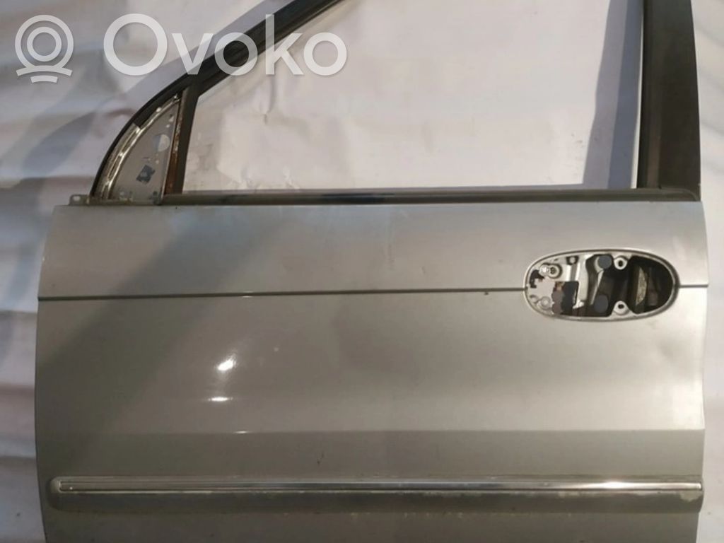 KIA Carnival Priekinės durys 