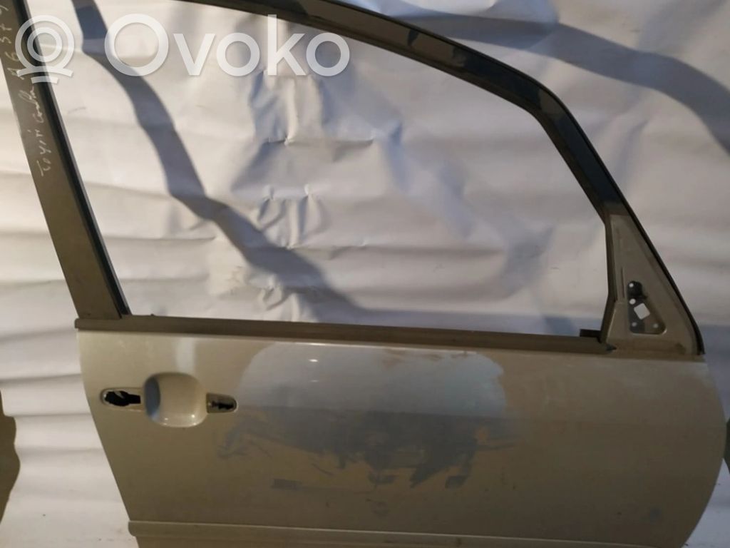 Toyota Corolla Verso E120 E121 Puerta delantera