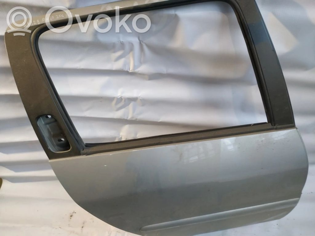 Peugeot 206 Задняя дверь
