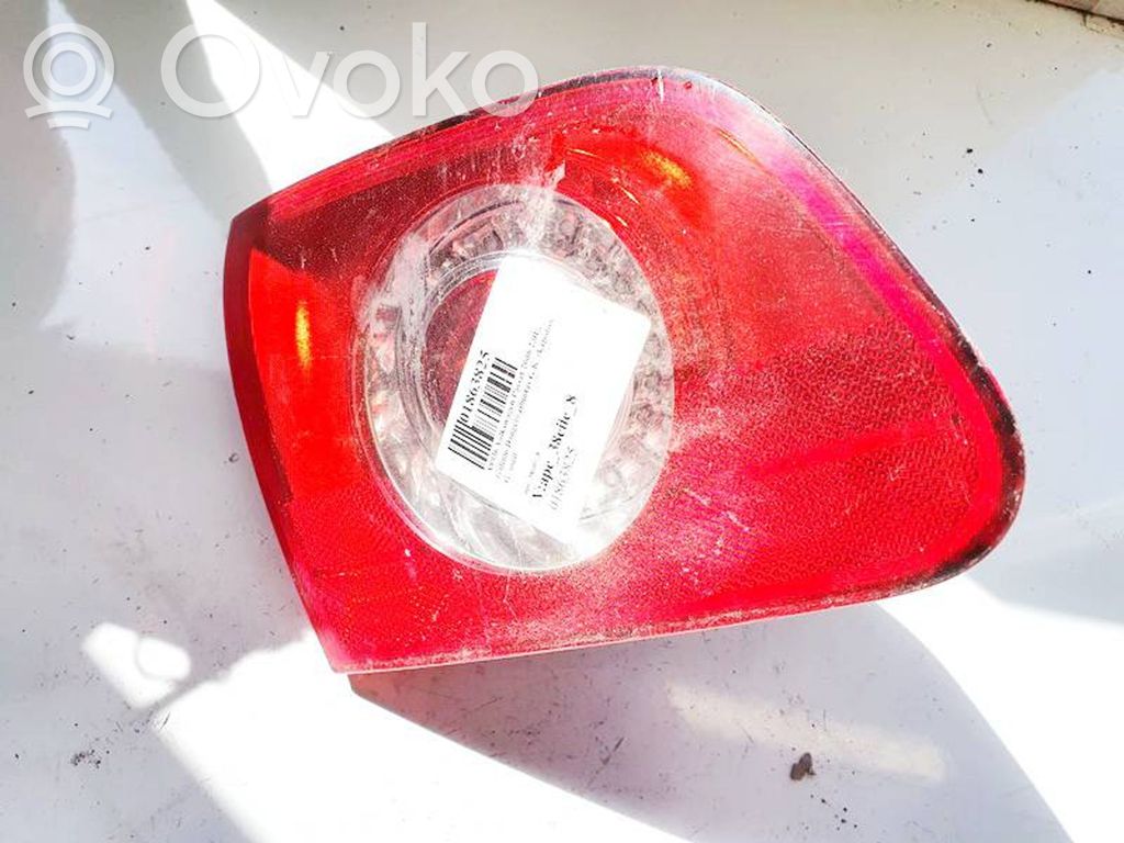 Volkswagen PASSAT B6 Luci posteriori del portellone del bagagliaio