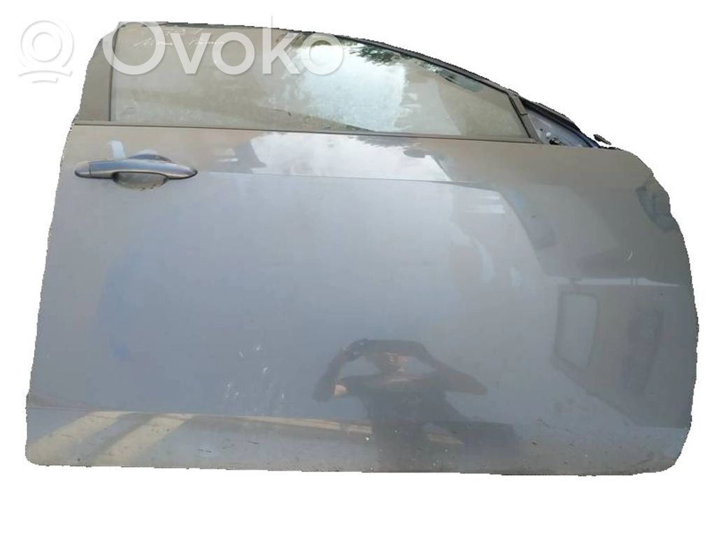 Nissan Primera Передняя дверь 