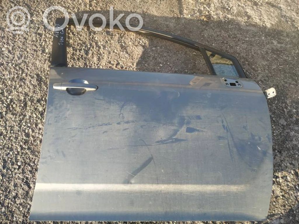 Toyota Corolla Verso AR10 Front door 