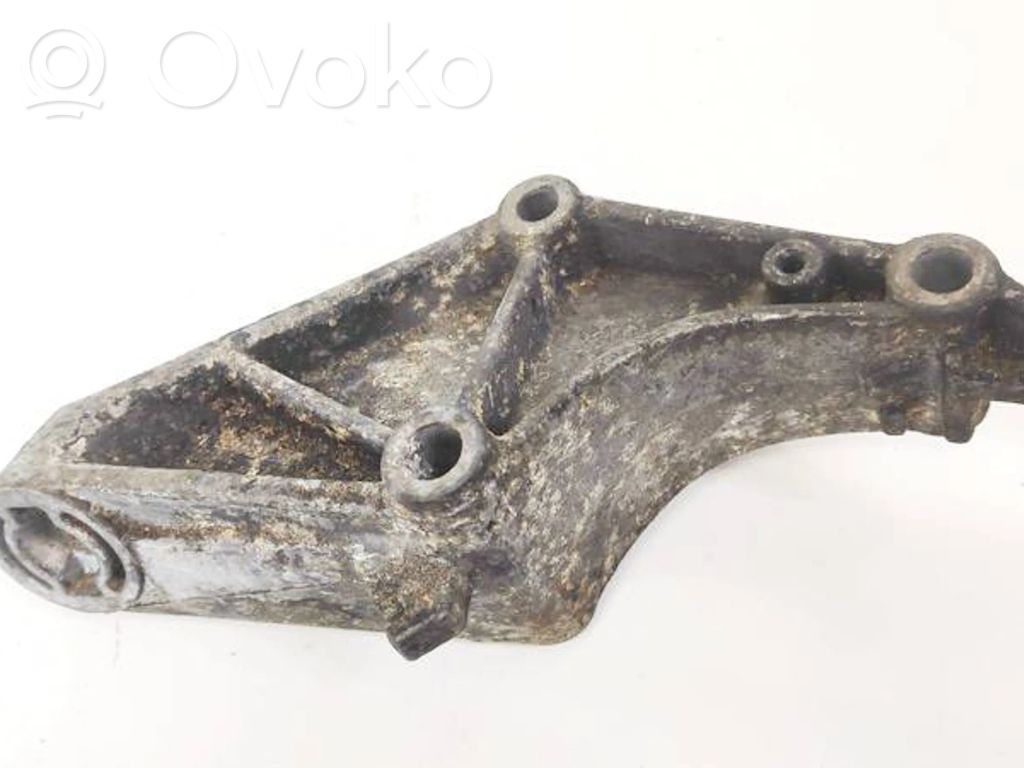 Saab 9-5 Engine mounting bracket 