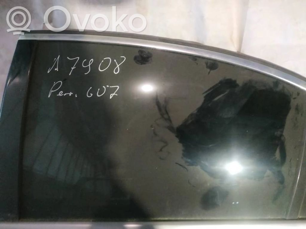 Peugeot 607 Vetro del finestrino della portiera posteriore 