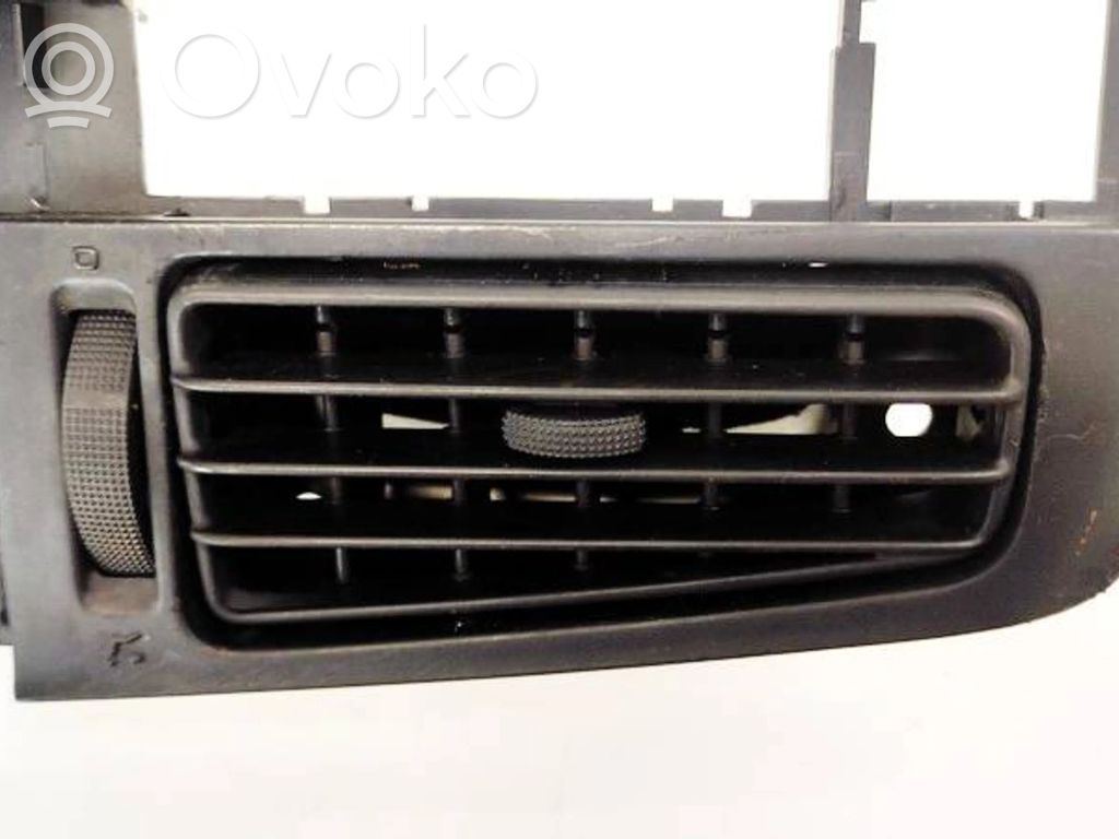Volkswagen Golf III Rejilla de ventilación central del panel
