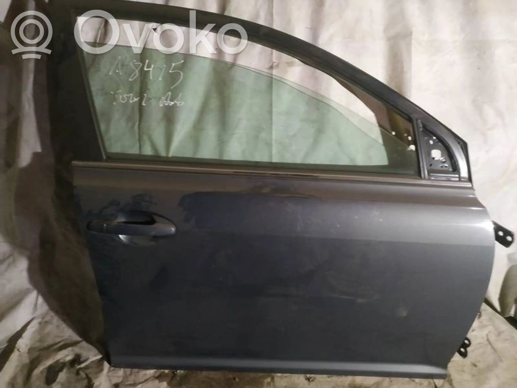Toyota Avensis T250 Puerta delantera