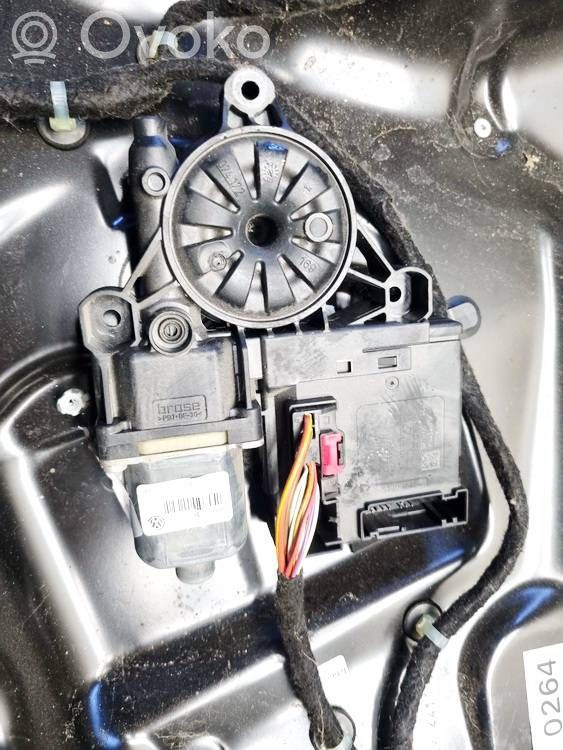 Volkswagen PASSAT B7 Silnik regulatora szyby drzwi przednich 