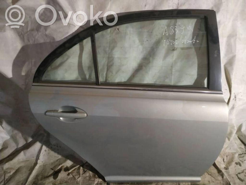 Toyota Avensis T250 Puerta trasera